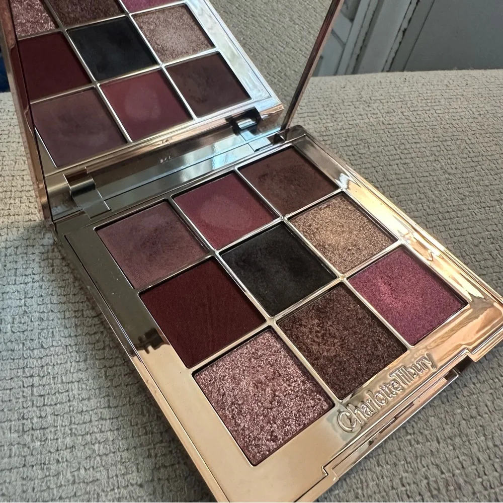 PILLOW TALK BEAUTYVERSE LOVE PALETTE
LIMITED EDITION EYESHADOW PALETTE - Picture 5 of 5